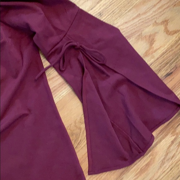 Women’s top - Picture 3 of 3